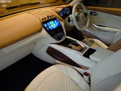 صورة 19 لـ 2021 Aston Martin DBX