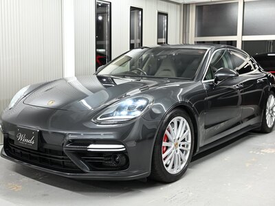 PORSCHE PANAMERA