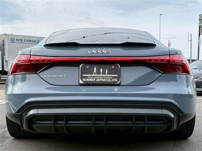 AUDI E-TRON GT - 10