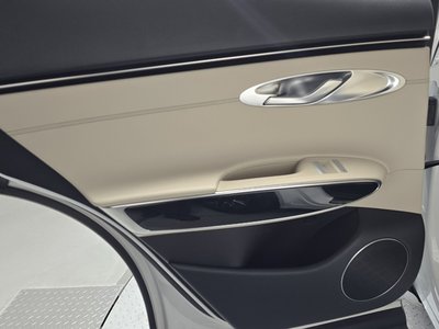 2022 Genesis GV70 thumbnail 15