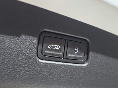 2022 Genesis GV70 thumbnail 29