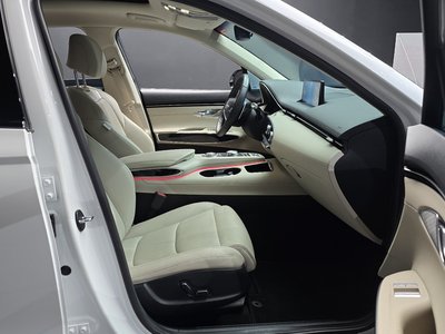 2022 Genesis GV70 thumbnail 16
