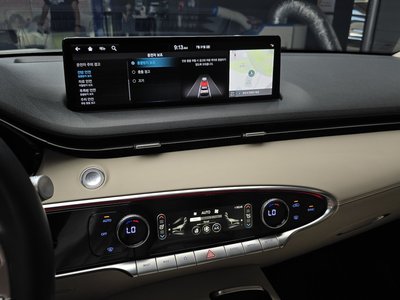 2022 Genesis GV70 thumbnail 20