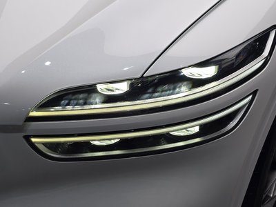 2022 Genesis GV70 photo 9