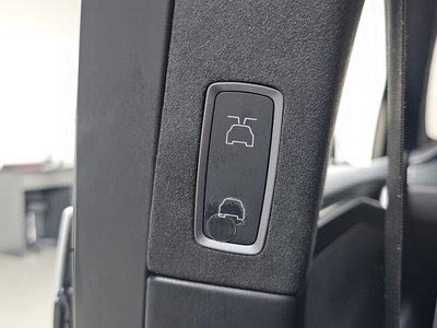 2020 Tesla MODEL X thumbnail 24