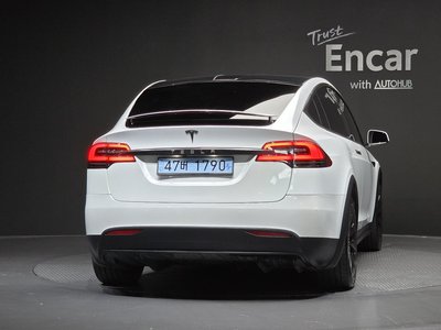2020 Tesla MODEL X — фото 4