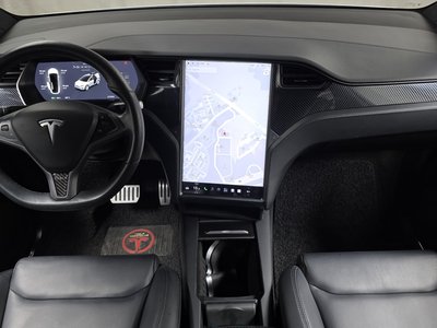 2020 Tesla MODEL X — фото 5