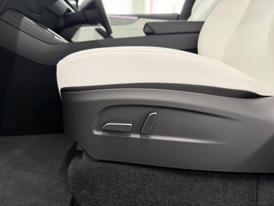 صورة مصغرة 50 لـ 2026 Tesla MODEL Y