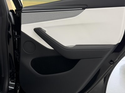 صورة مصغرة 43 لـ 2026 Tesla MODEL Y