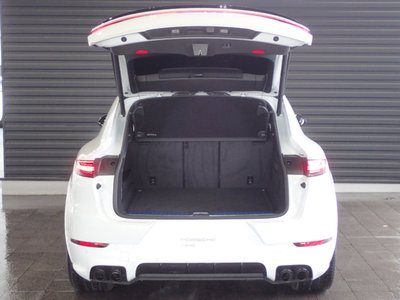 PORSCHE CAYENNE COUPE - 8