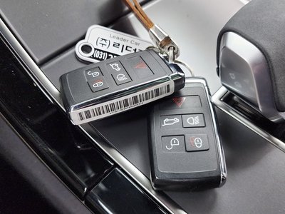 2025 LAND Rover RANGE ROVER VELAR — миниатюра 29