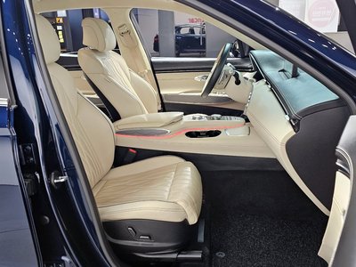 صورة 10 لـ 2022 Genesis GV70