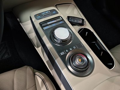 صورة 9 لـ 2022 Genesis GV70