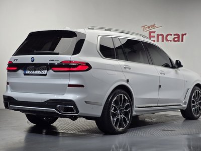 2025 BMW X7 — фото 3