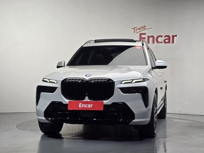 2025 BMW X7 — фото 2