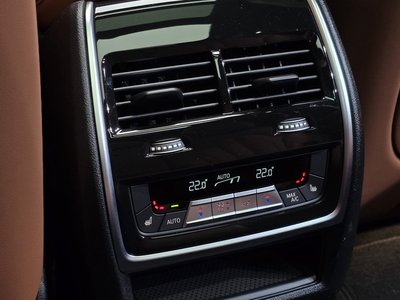 2025 BMW X7 — миниатюра 29