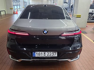 BMW 7 SERIES - 2