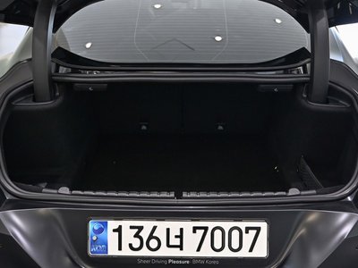 BMW 8 SERIES - 2