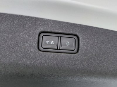 2023 Genesis GV70 thumbnail 22
