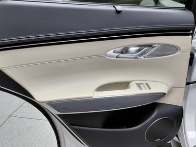 2023 Genesis GV70 thumbnail 15