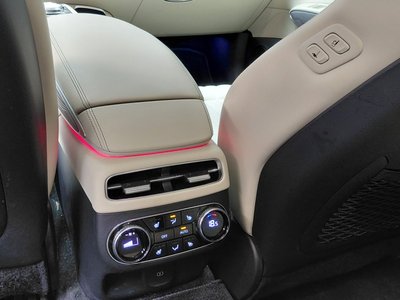 2023 Genesis GV70 thumbnail 27