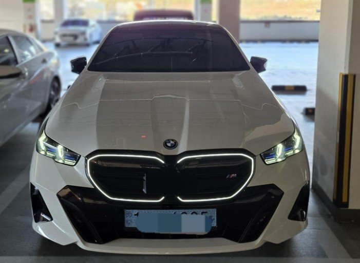 BMW I5 - View 1