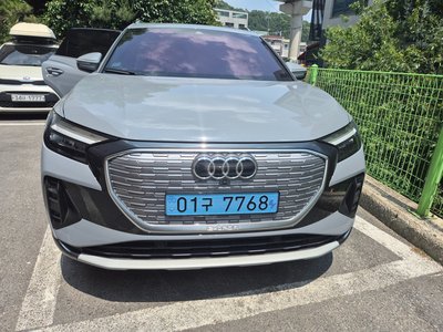 2025 AUDI Q4 E-TRON — фото 1