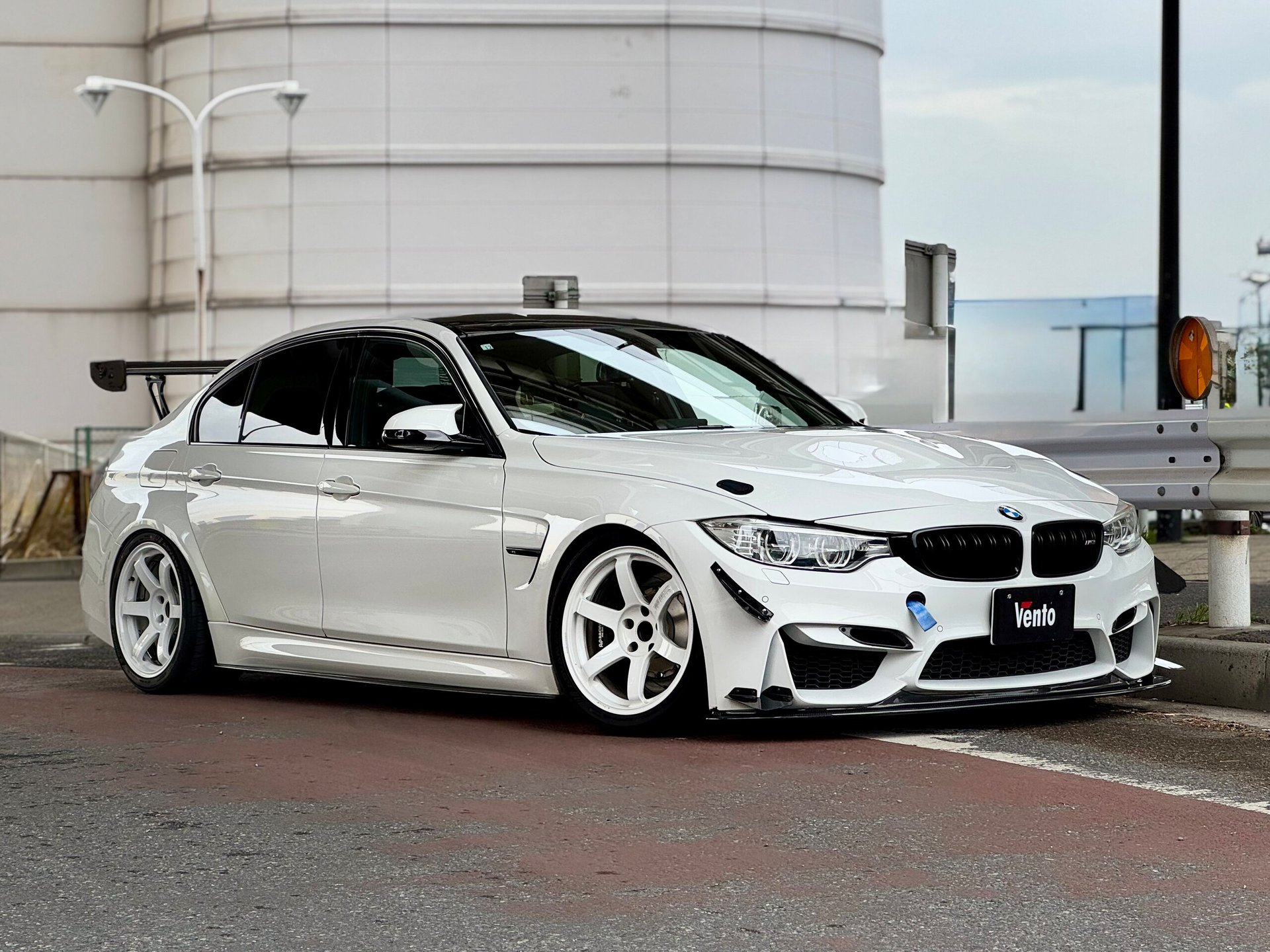 BMW M3 SEDAN - View 1