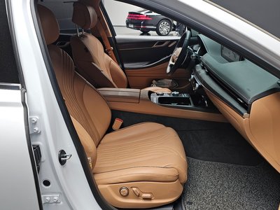 GENESIS G80 (RG3) - 10