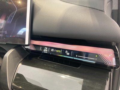 2025 BMW 5 SERIES — миниатюра 21