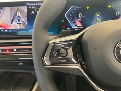 2025 BMW 5 SERIES — миниатюра 23