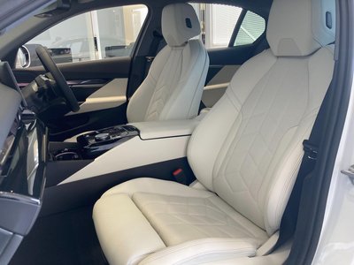 2025 BMW 5 SERIES — миниатюра 14