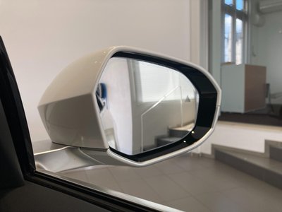 2025 BMW 5 SERIES — миниатюра 25