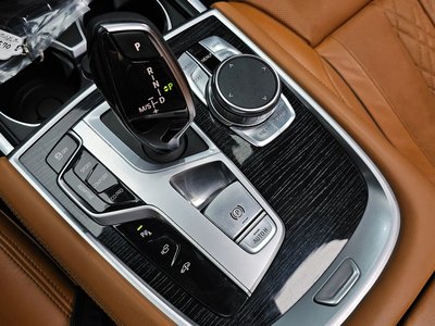 BMW 7 SERIES - 9