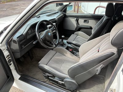 صورة مصغرة 20 لـ 1990 BMW M3