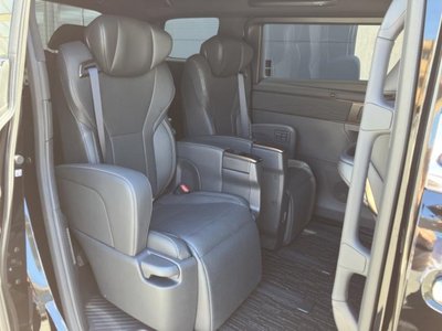 2024 Toyota ALPHARD — фото 7