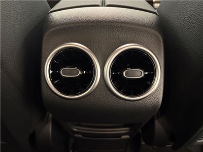 MERCEDES-BENZ GLA - 10