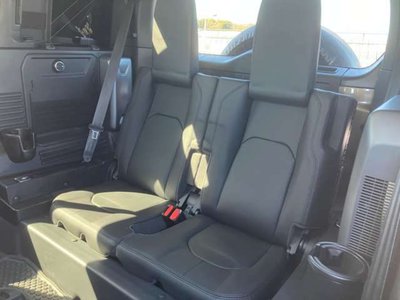 LAND ROVER DEFENDER - 3