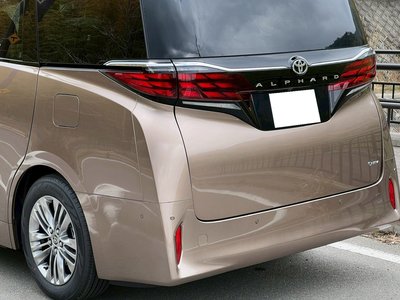 TOYOTA ALPHARD - 9