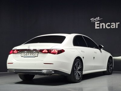 MERCEDES-BENZ E-CLASS - 4