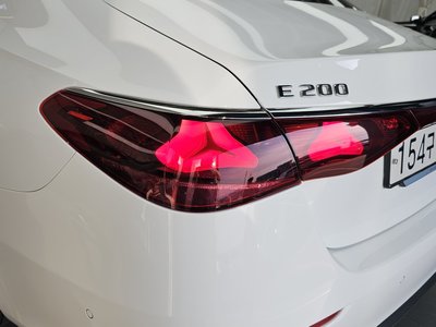 MERCEDES-BENZ E-CLASS - 10