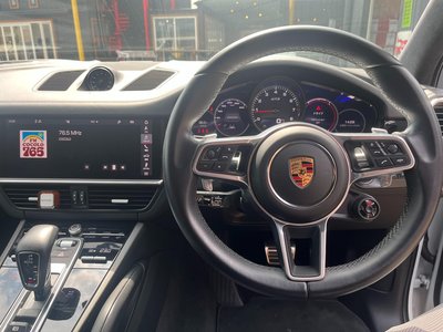 صورة 9 لـ 2021 Porsche CAYENNE