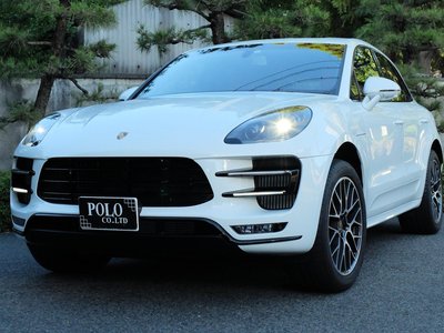 PORSCHE MACAN - 2