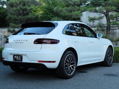 PORSCHE MACAN - 9