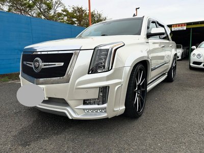 CADILLAC ESCALADE - 1