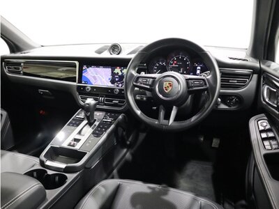 PORSCHE MACAN - 6