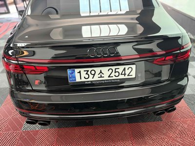 2022 AUDI S8 photo 8