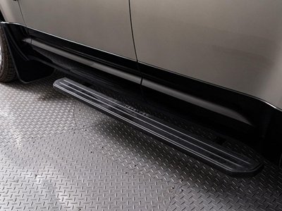 LAND ROVER DEFENDER - 5