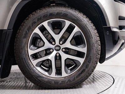 LAND ROVER DEFENDER - 8