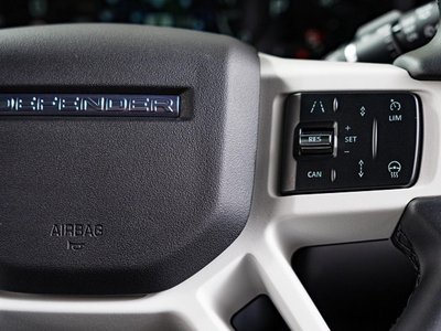 LAND ROVER DEFENDER - 10